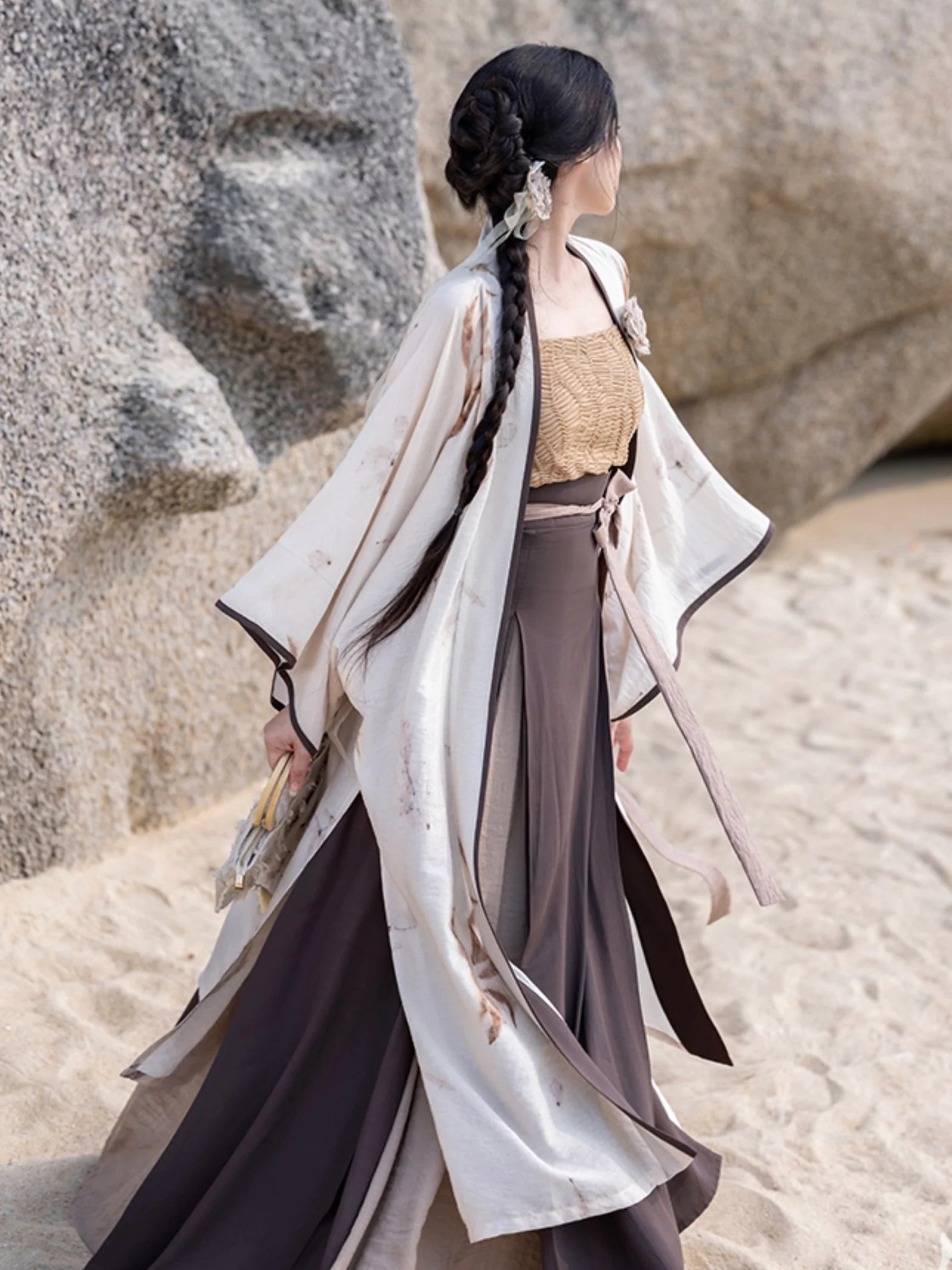 Modern Hanfu, Winona