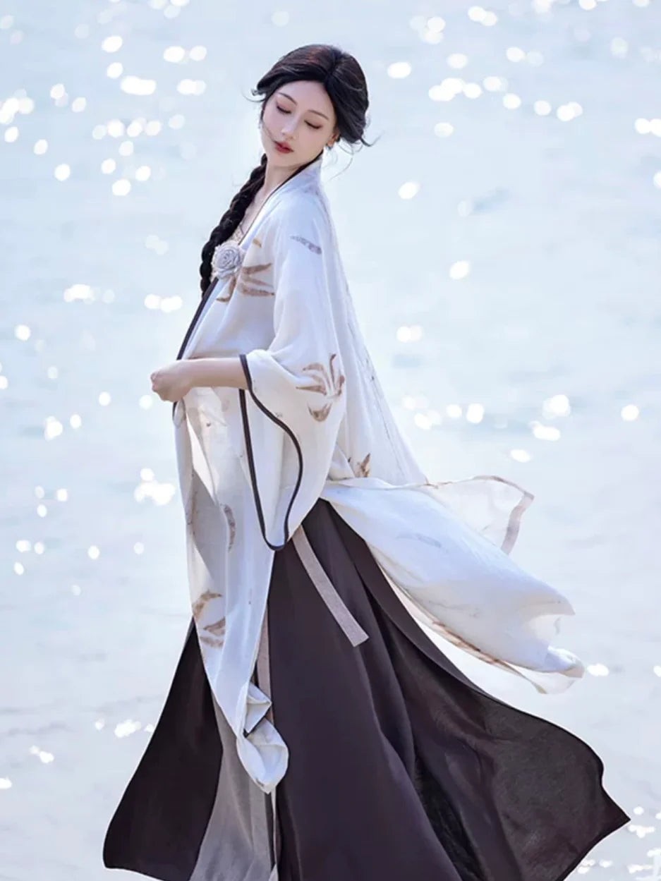 Modern Hanfu, Winona