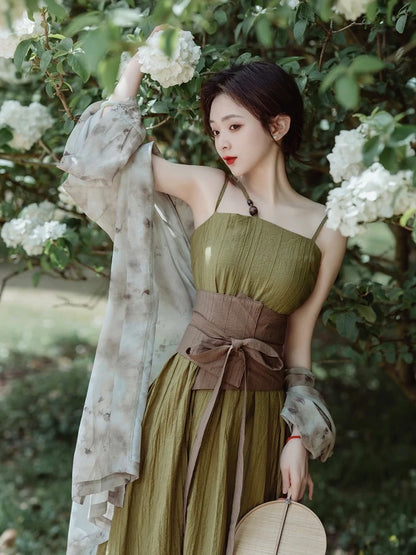 Embrace the Beauty of Spring with this elegant Modern Hanfu—an enchanting blend of tradition and contemporary allure. Elevate your wardrobe with this captivating ensemble, embodying the timeless beauty of ancient Chinese fashion. The Beauty of Spring Hanfu invites you to rediscover grace and cultural richness, seamlessly blending tradition with a touch of modern sophistication.