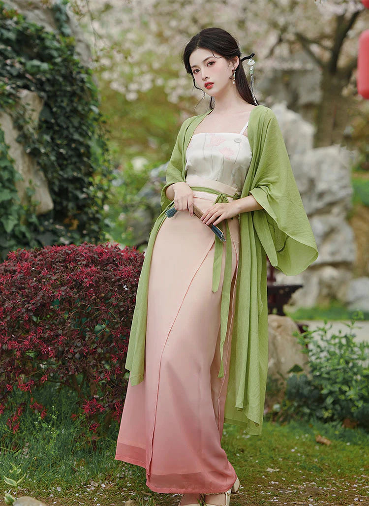 Elevate your style with Green Beauty Elegance Hanfu—a captivating blend of tradition and contemporary allure. Immerse yourself in the timeless beauty of ancient Chinese fashion, embodied in every stitch of this exquisite ensemble. Green Beauty&