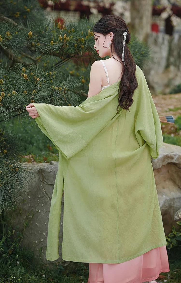 Elevate your style with Green Beauty Elegance Hanfu—a captivating blend of tradition and contemporary allure. Immerse yourself in the timeless beauty of ancient Chinese fashion, embodied in every stitch of this exquisite ensemble. Green Beauty&