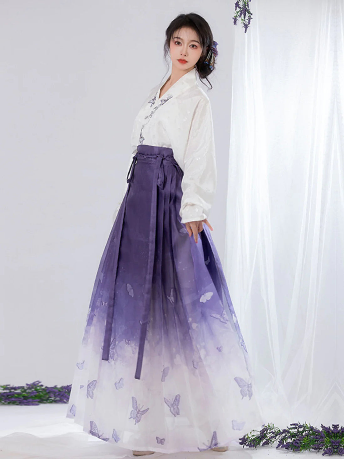 Immerse yourself in the charm of Elegant Mandarin Modern Hanfu—a perfect fusion of tradition and contemporary allure. Elevate your wardrobe with this captivating ensemble, embodying the timeless beauty of ancient Chinese fashion. Elegant Mandarin invites you to rediscover grace and cultural richness, seamlessly blending tradition with a touch of modern sophistication.