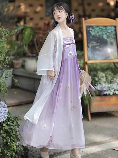 Immerse yourself in the charm of the Tang Dynasty with our Charming Qixiong Ruqun, Deary Lilac—an ensemble paying homage to an era when style reflected societal shifts. Influenced by Yang Guifei, this Tang Dynasty-inspired Qixiong Ruqun captures historical trends, merging tradition with contemporary elegance. Step into the past with timeless influence, making a charming nod to centuries gone by.