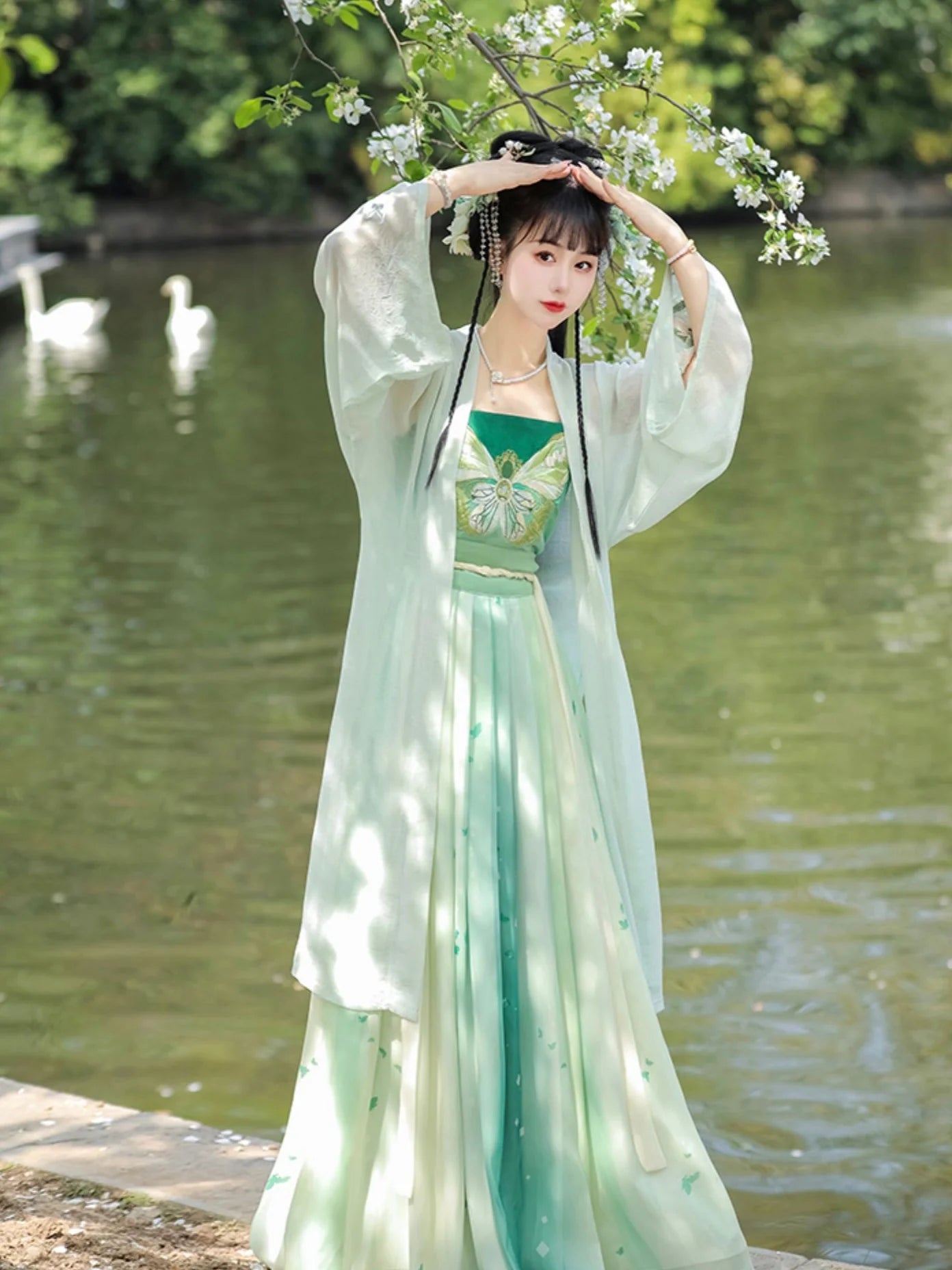 Butterfly Dream Qiyao Ruqun Ensemble - Song Dynasty Style. Embrace the grace of a butterfly&