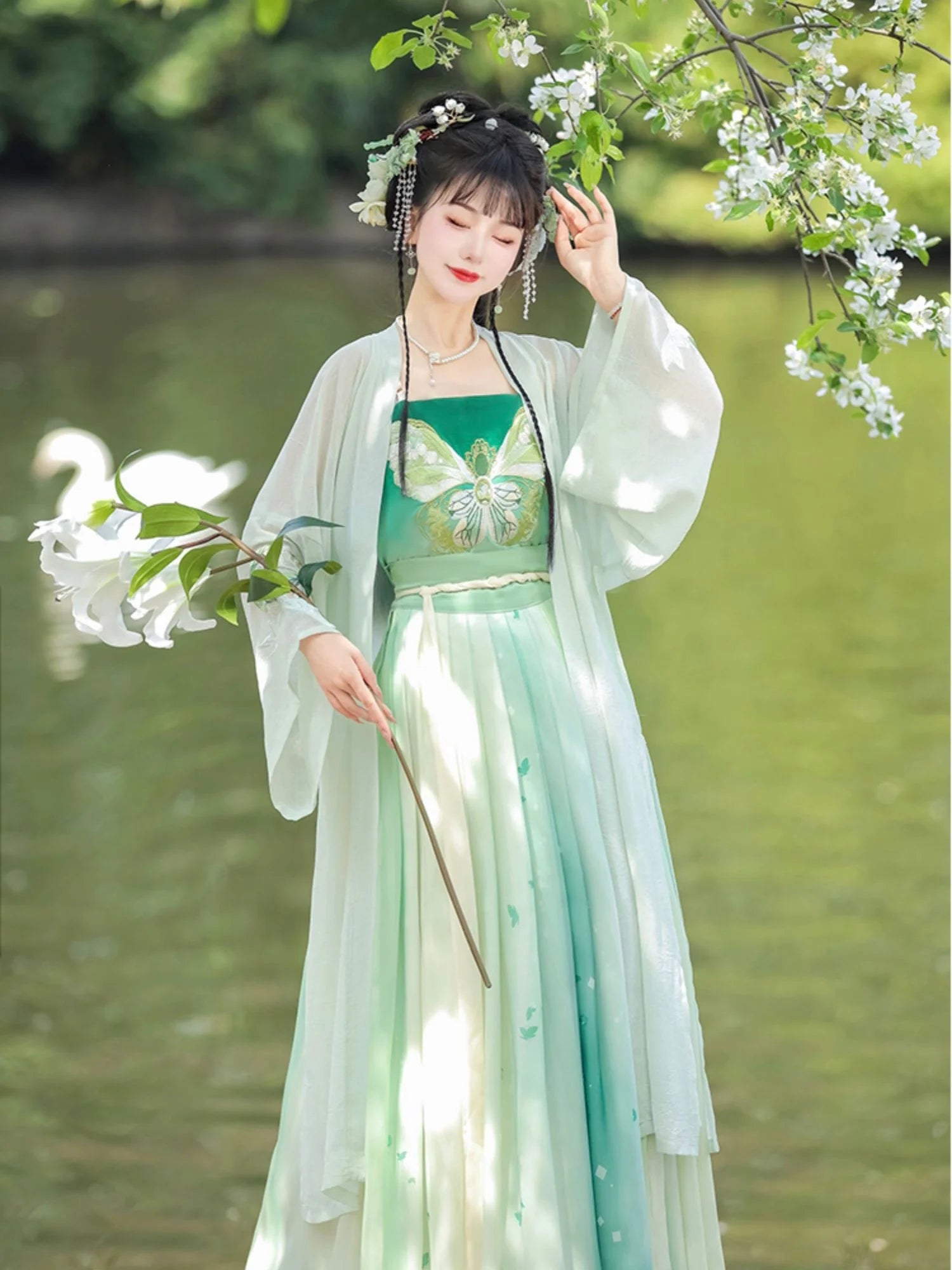 Butterfly Dream Qiyao Ruqun Ensemble - Song Dynasty Style. Embrace the grace of a butterfly&