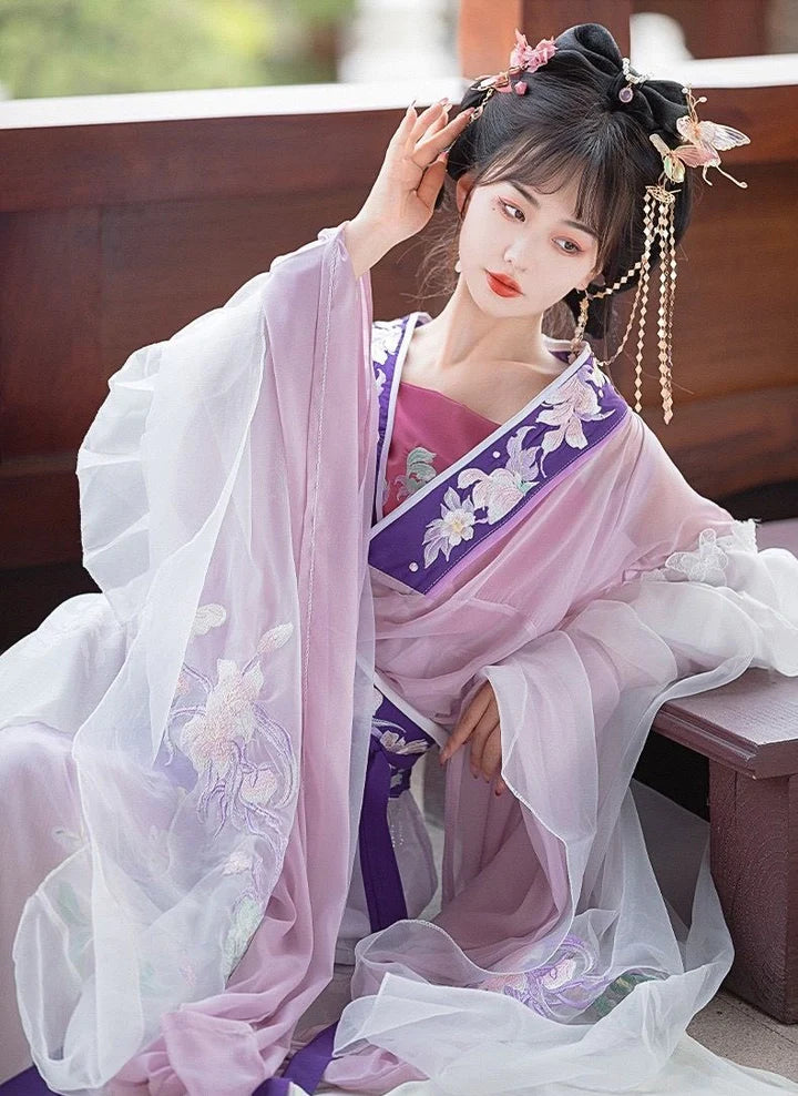 Step into enchantment with the Fiona Qiyao Ruqun from Moon Hanfu&