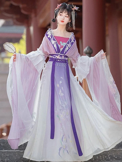 Step into enchantment with the Fiona Qiyao Ruqun from Moon Hanfu&