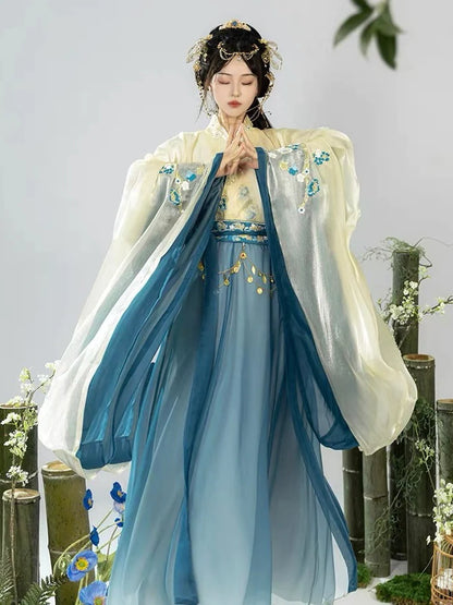 Experience the majesty of Maria with the Qiyao Ruqun from Moon Hanfu&