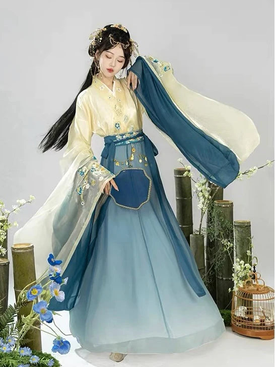 Experience the majesty of Maria with the Qiyao Ruqun from Moon Hanfu&