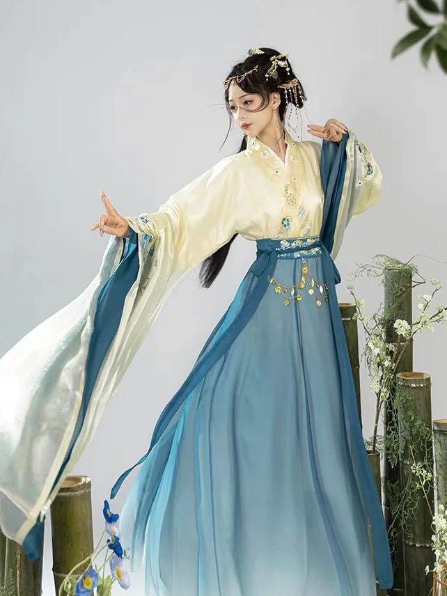 Experience the majesty of Maria with the Qiyao Ruqun from Moon Hanfu&