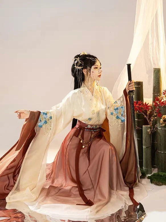 Experience the majesty of Maria with the Qiyao Ruqun from Moon Hanfu&