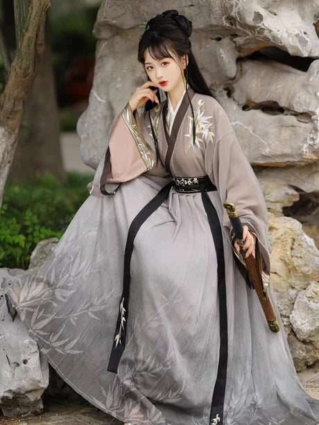 Bask in the brilliance of the Radiant Solar Jiaoling Ruqun, a luminous addition to Moon Hanfu&