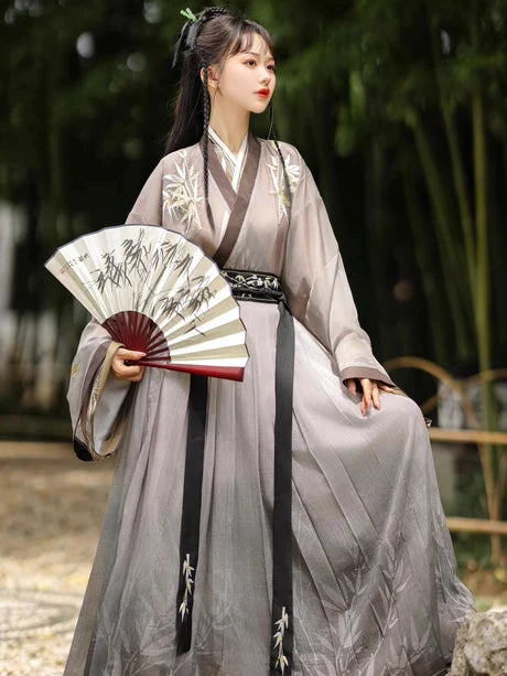 Bask in the brilliance of the Radiant Solar Jiaoling Ruqun, a luminous addition to Moon Hanfu&