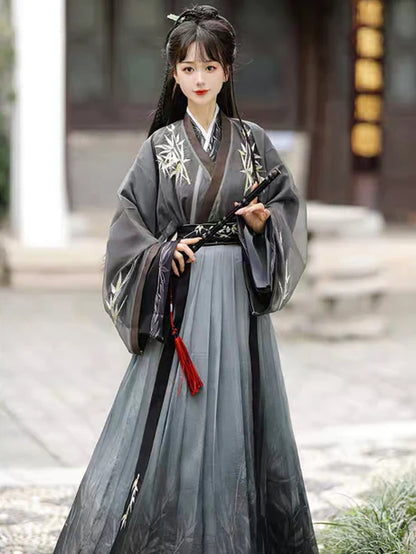 Bask in the brilliance of the Radiant Solar Jiaoling Ruqun, a luminous addition to Moon Hanfu&