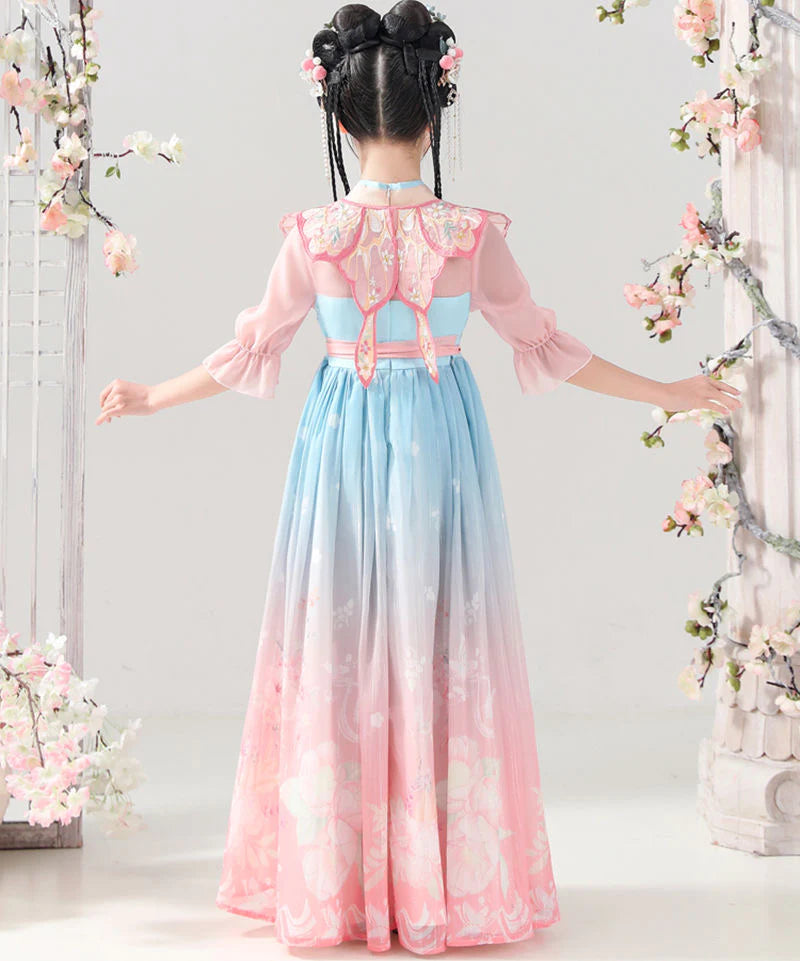 Step into graceful elegance with Graceful Georgia Kids Hanfu – a collection that transcends clothing to foster cultural connection, imaginative play, and creative expression for your little ones.