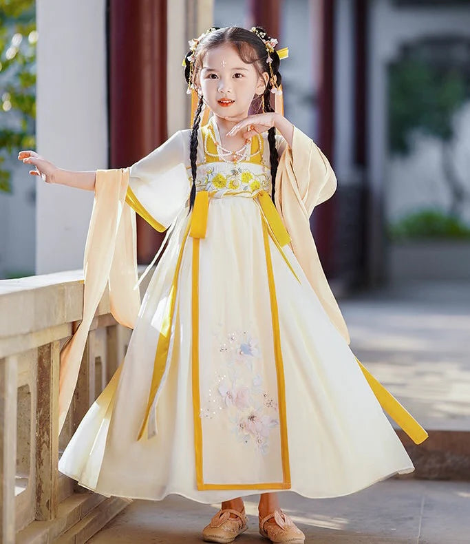 Experience the joy of Ancient China with Joyful Happy Kids Hanfu – a collection that transcends clothing to cultivate cultural connection, imaginative play, and creative expression for your little ones.