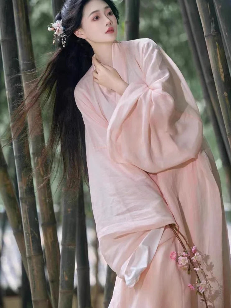 Immerse yourself in the timeless elegance of Zhi Ju Pao from Moon Hanfu&