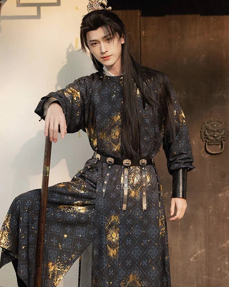 Define your style with Kevin Yuan Ling Pao from Moon Hanfu&