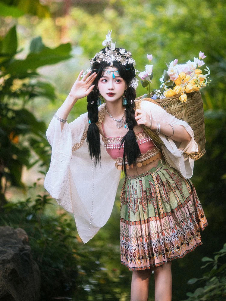 Elevate your wardrobe with Moon Hanfu&