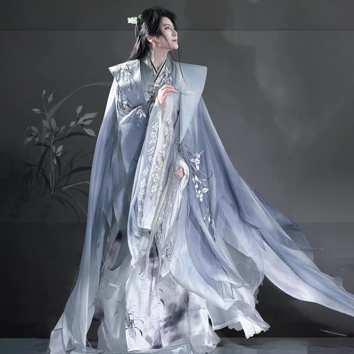 Ming Dynasty Embroidered Cloak, Ink-Wash Cape, and Cross-Collar Set