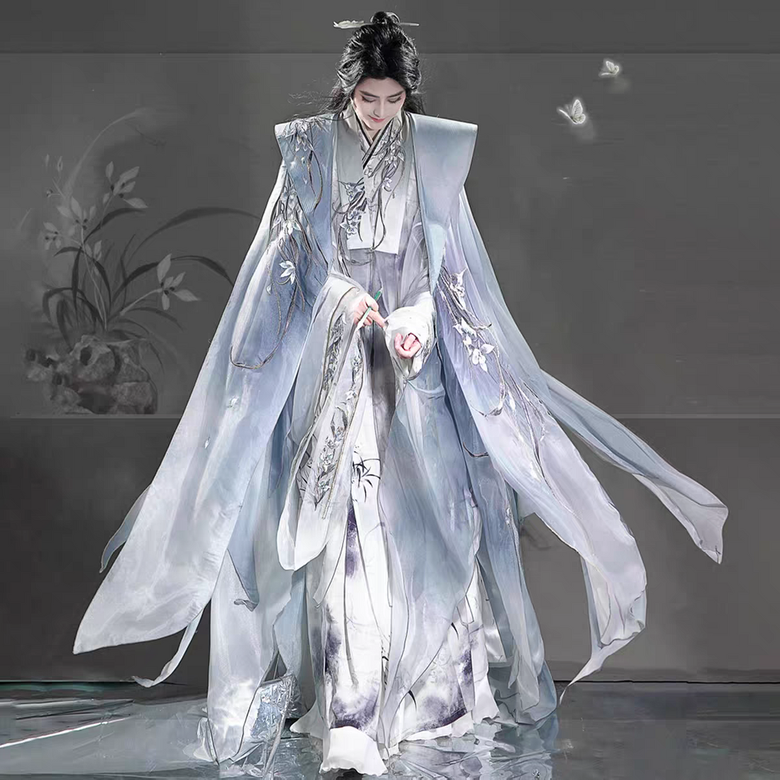 Ming Dynasty Embroidered Cloak, Ink-Wash Cape, and Cross-Collar Set