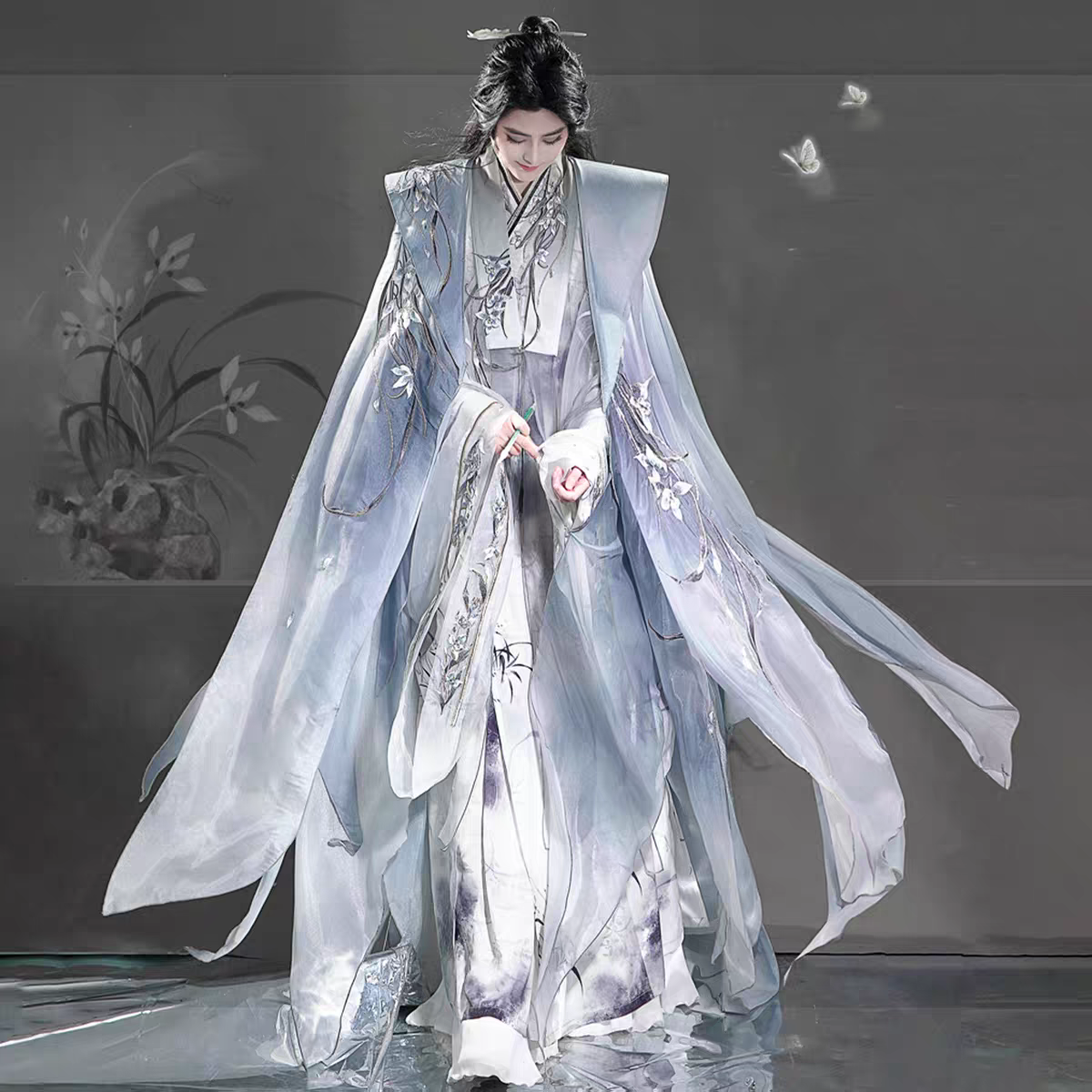 Ming Dynasty Embroidered Cloak, Ink-Wash Cape, and Cross-Collar Set