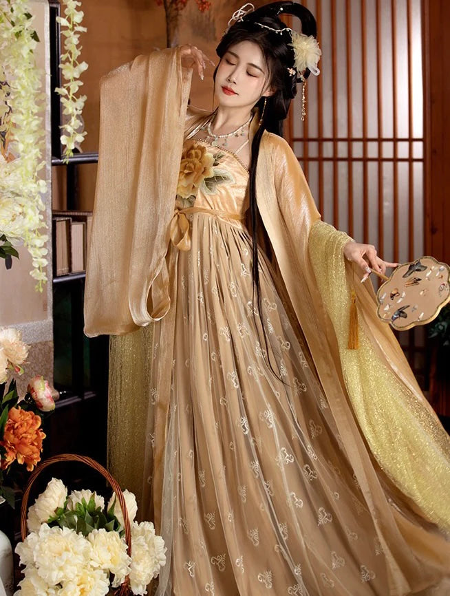 Explore the elegance of Tang Dynasty with our timeless Qixiong Ruqun ensemble, inspired by the iconic Yang Guifei.