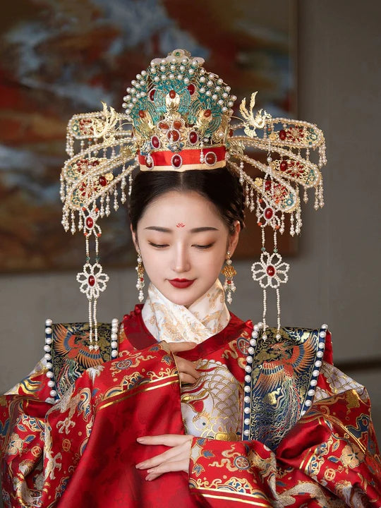 Elevate your bridal ensemble with Moon Hanfu&