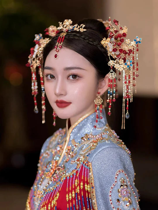 Elevate your bridal ensemble with Moon Hanfu&