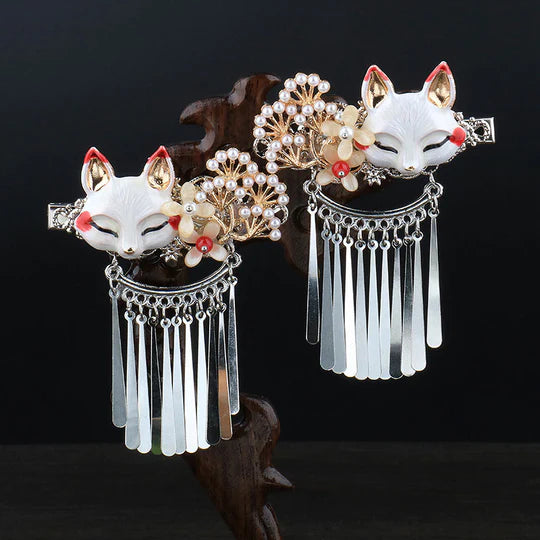 Embrace the wild beauty with these Chinese Hair Clips from Moon Hanfu&