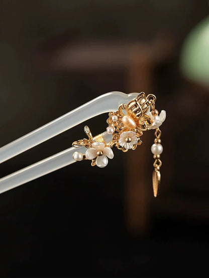 Lauren Chinese Hairpin - Elevate your hairdo with the elegant and timeless Lauren Chinese Hairpin, a perfect accessory inspired by Chinese tradition.