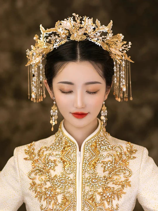 Elevate your bridal ensemble with Moon Hanfu&