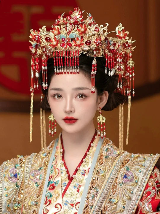 Elevate your bridal ensemble with Moon Hanfu&