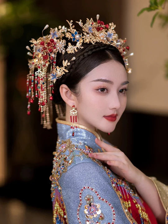 Elevate your bridal ensemble with Moon Hanfu&