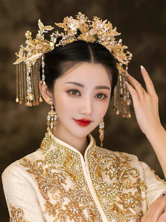 Elevate your bridal ensemble with Moon Hanfu&