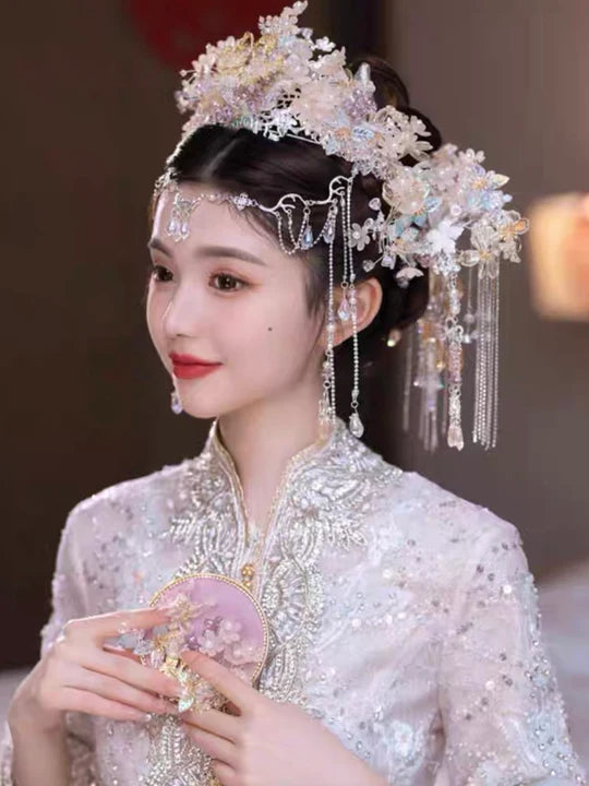 Elevate your bridal ensemble with Moon Hanfu&