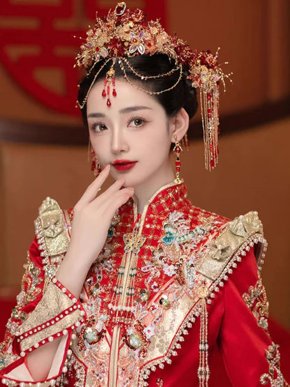 Elevate your bridal ensemble with Moon Hanfu&