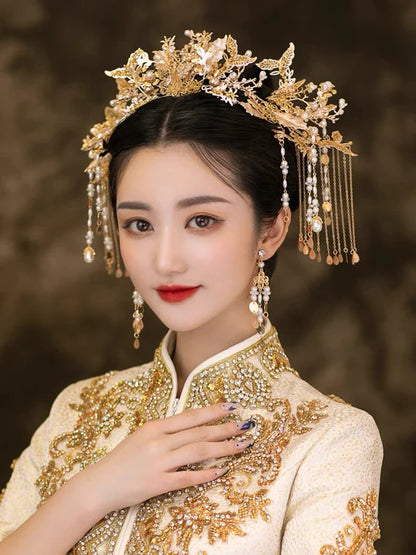 Elevate your bridal ensemble with Moon Hanfu&