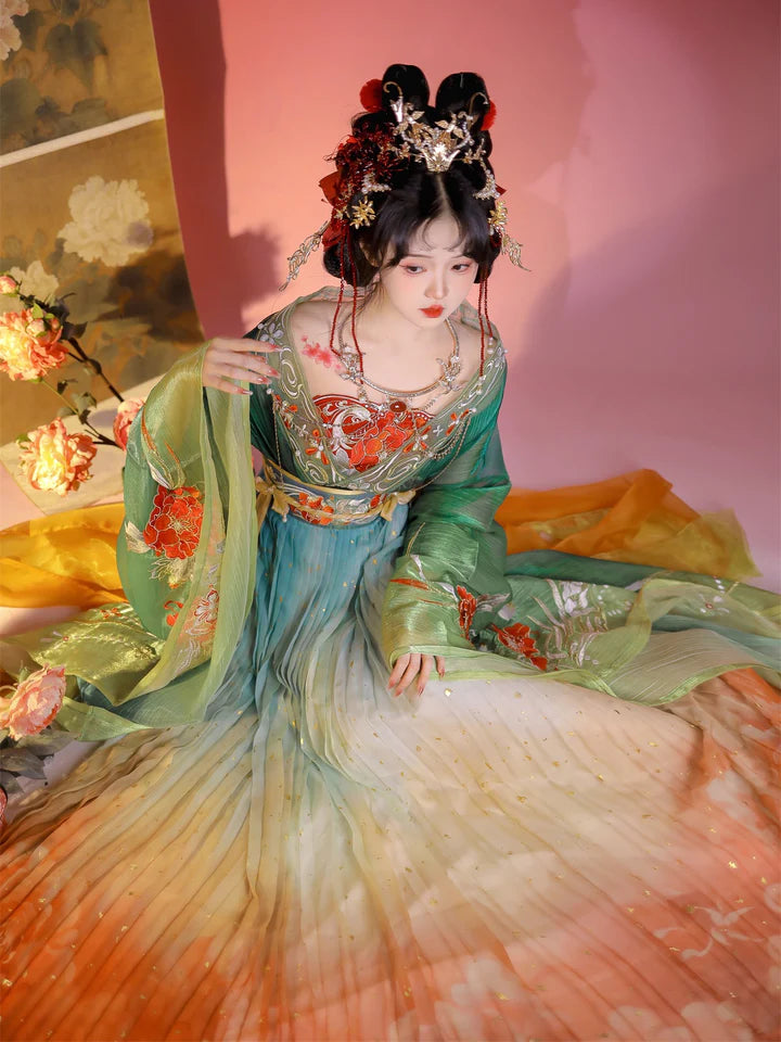 Indulge in serene elegance with the Catherine Qiyao Ruqun from Moon Hanfu&