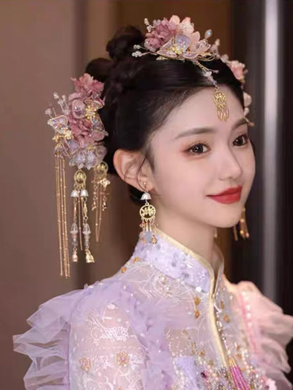 Elevate your bridal ensemble with Moon Hanfu&