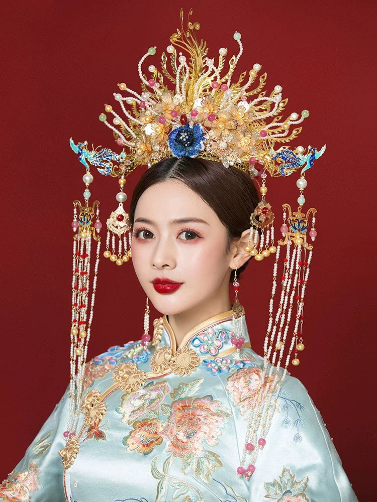 Elevate your bridal ensemble with Moon Hanfu&