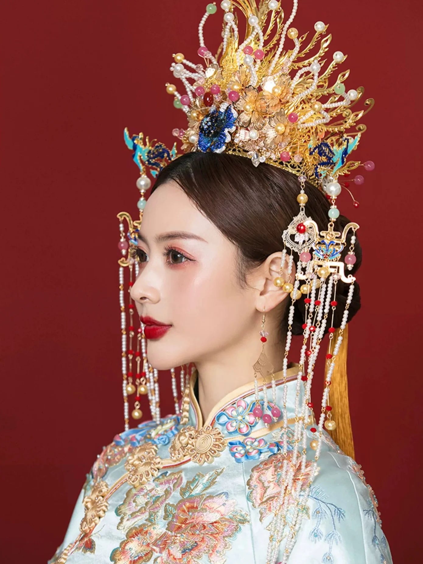 Elevate your bridal ensemble with Moon Hanfu&