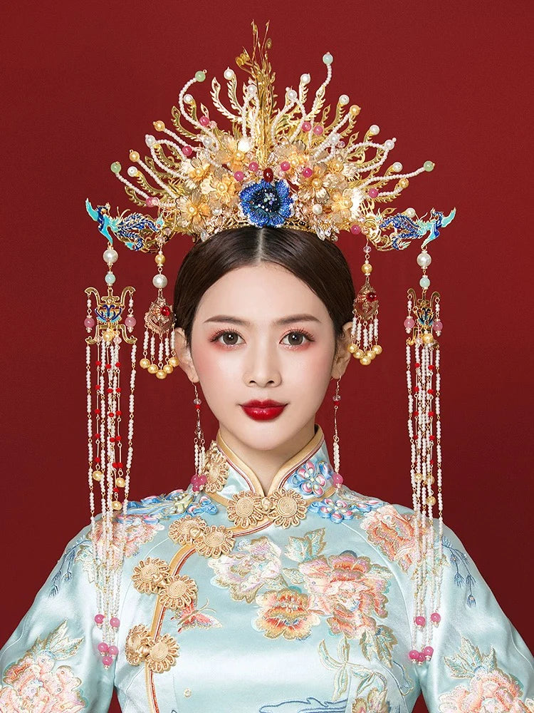 Elevate your bridal ensemble with Moon Hanfu&